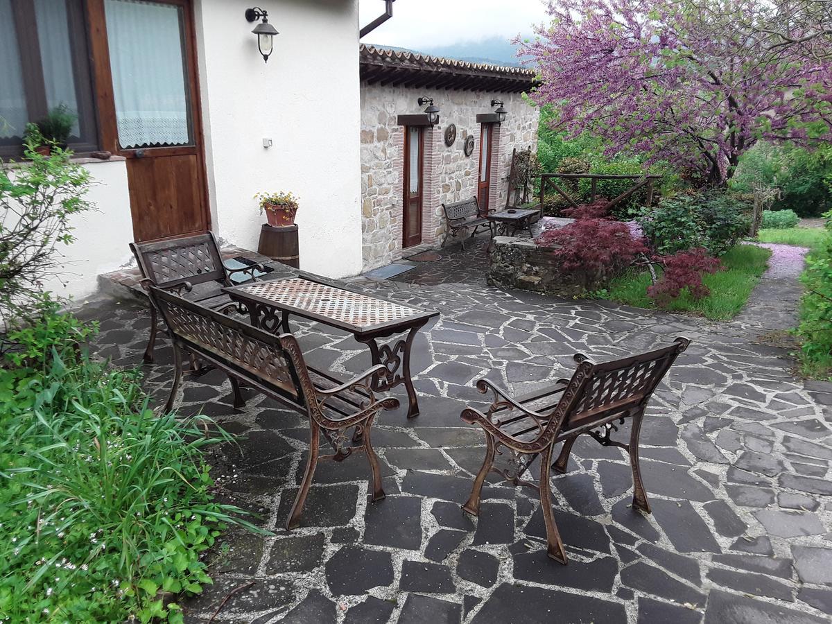 B&B Caselunghe Καμερίνο Εξωτερικό φωτογραφία