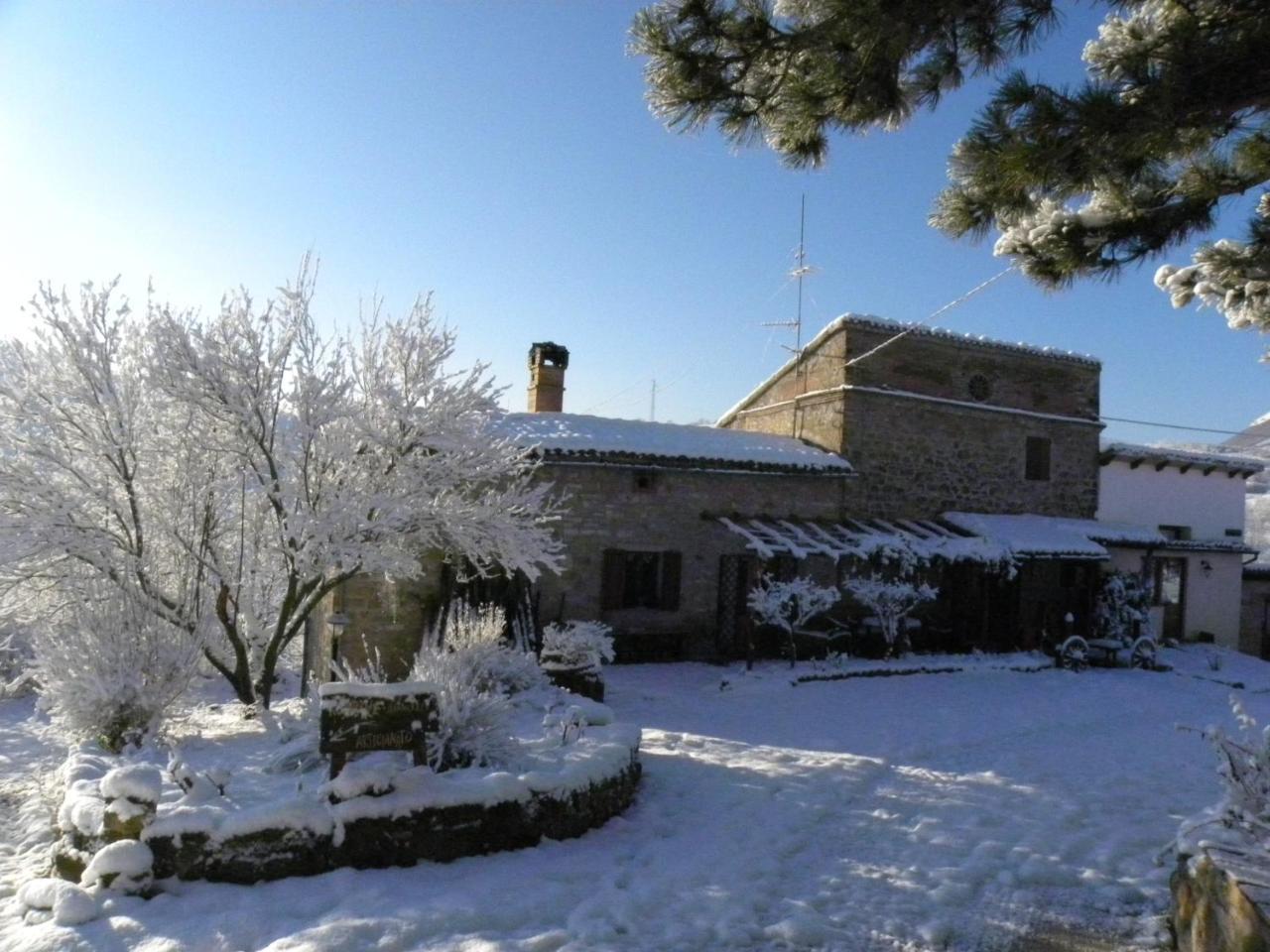 B&B Caselunghe Καμερίνο Εξωτερικό φωτογραφία