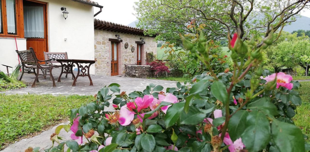B&B Caselunghe Καμερίνο Εξωτερικό φωτογραφία